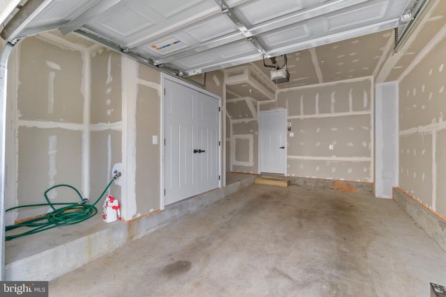 9826 POSTERITY LN, Montgomery Village, MD 20886