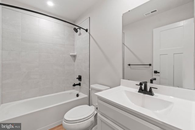 9826 POSTERITY LN, Montgomery Village, MD 20886