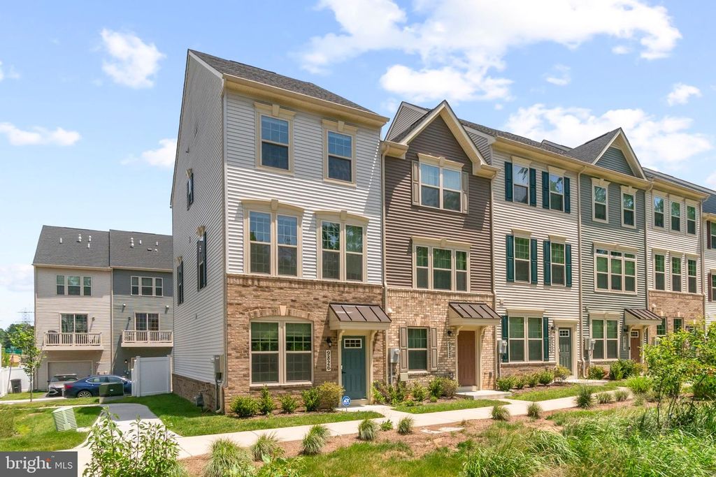 9826 POSTERITY LN, Montgomery Village, MD 20886