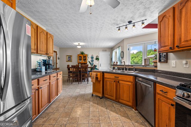 133 Mountain Brook Road, Hogansville, GA 30230