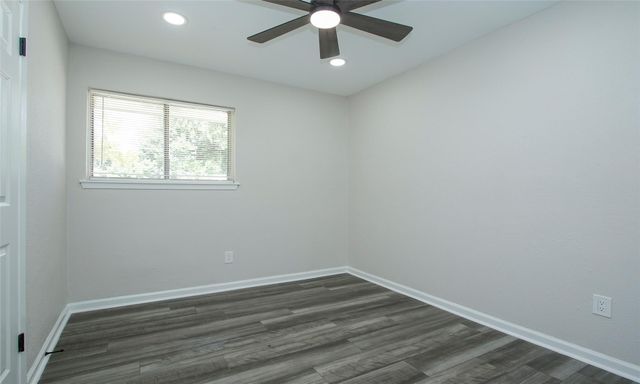 11058 Vailview Drive, Houston, TX 77016