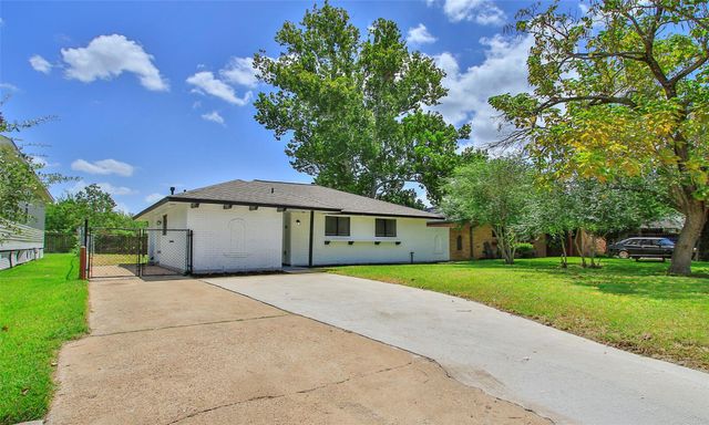 11058 Vailview Drive, Houston, TX 77016