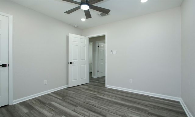 11058 Vailview Drive, Houston, TX 77016