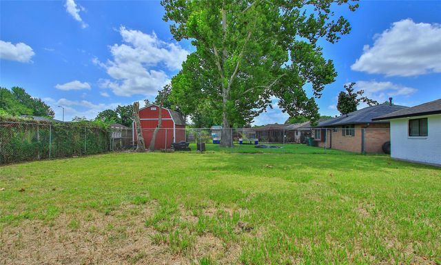 11058 Vailview Drive, Houston, TX 77016