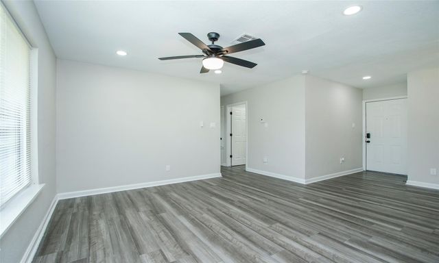 11058 Vailview Drive, Houston, TX 77016