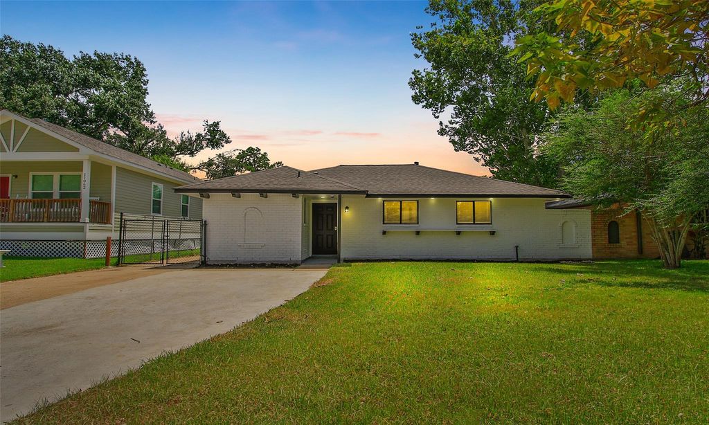 11058 Vailview Drive, Houston, TX 77016