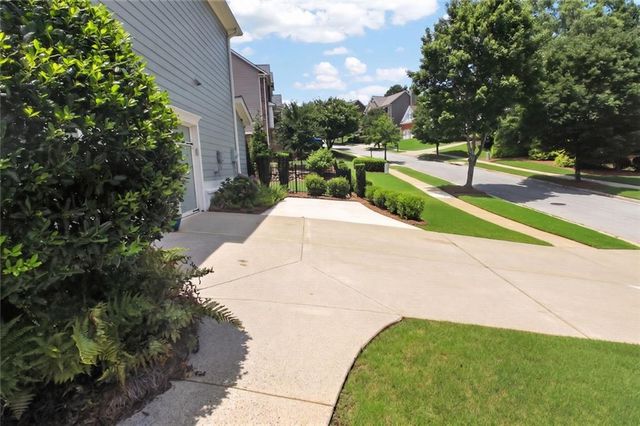 7423 Fireside Lane, Flowery Branch, GA 30542