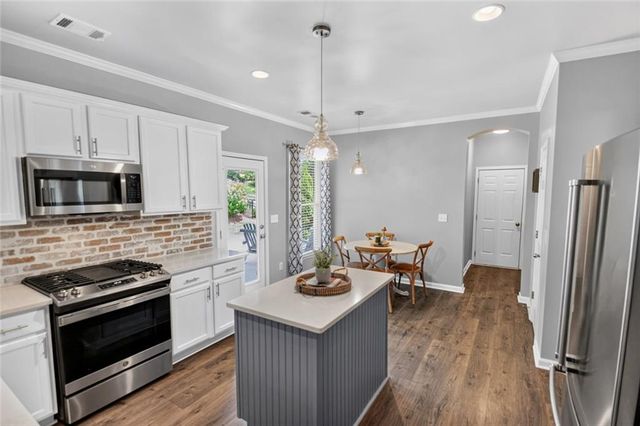 7423 Fireside Lane, Flowery Branch, GA 30542