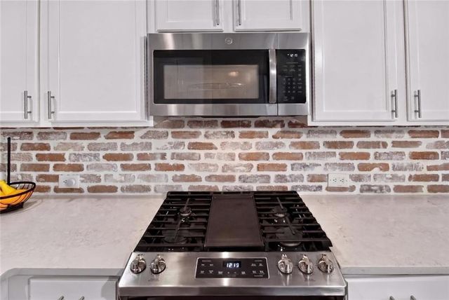 7423 Fireside Lane, Flowery Branch, GA 30542