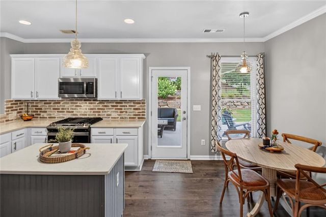 7423 Fireside Lane, Flowery Branch, GA 30542