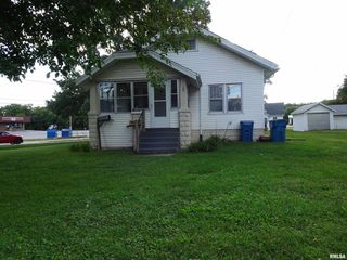917 3RD Street, Silvis, IL 61282