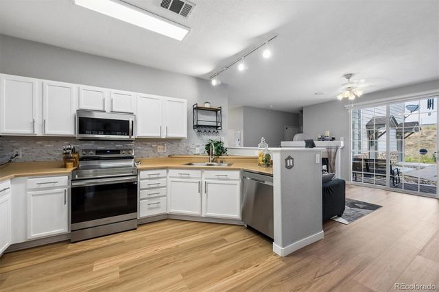 3261 E 103rd Place 1209, Denver, CO 80229