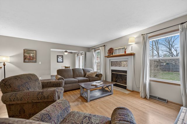 43 THICKET Lane, South Beloit, IL 61080