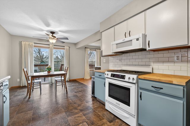 43 THICKET Lane, South Beloit, IL 61080