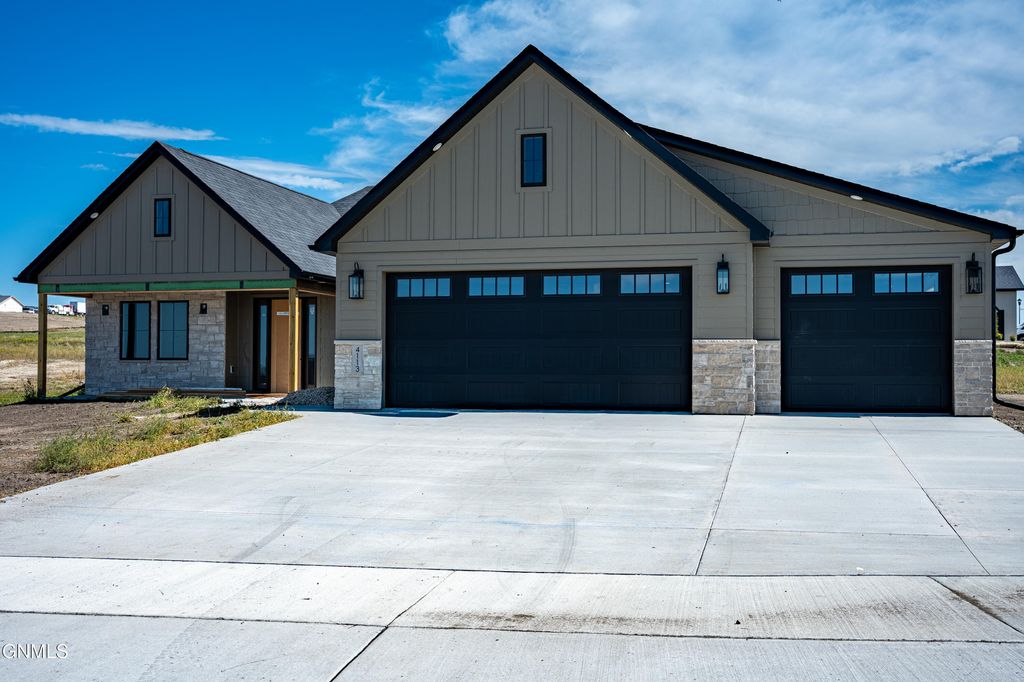 4113 Clairmont Road, Bismarck, ND 58503 photo 2