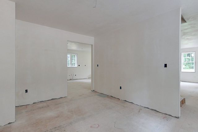 179 Brookline St, Pepperell, MA 01463