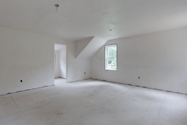 179 Brookline St, Pepperell, MA 01463