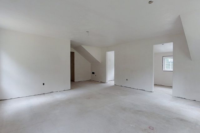 179 Brookline St, Pepperell, MA 01463