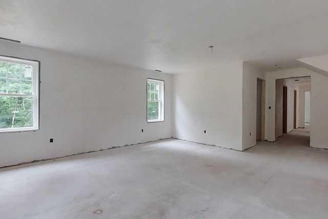 179 Brookline St, Pepperell, MA 01463