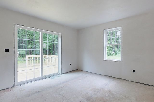 179 Brookline St, Pepperell, MA 01463