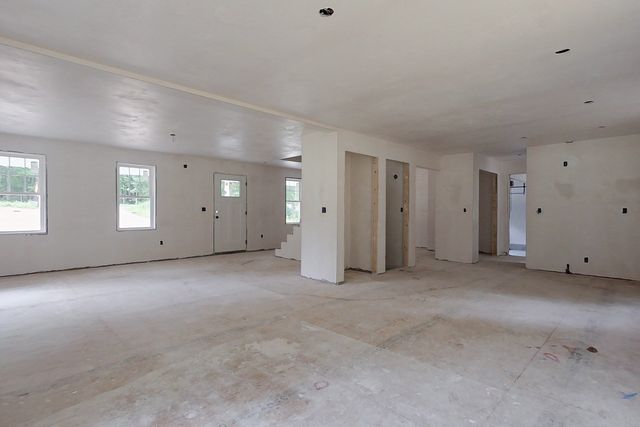 179 Brookline St, Pepperell, MA 01463