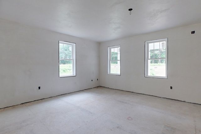 179 Brookline St, Pepperell, MA 01463