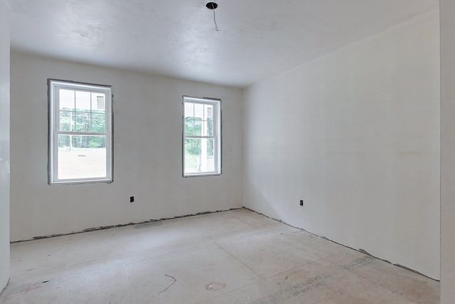 179 Brookline St, Pepperell, MA 01463