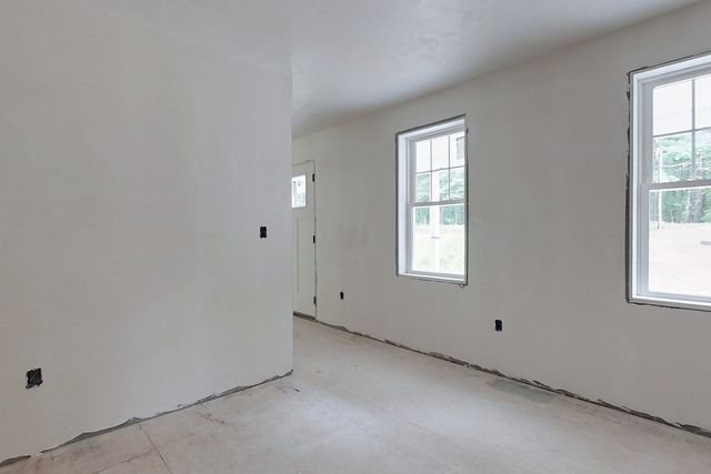 179 Brookline St, Pepperell, MA 01463