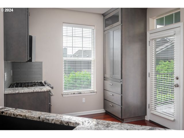 2395 SNOWBERRY RIDGE Ct, West Linn, OR 97068