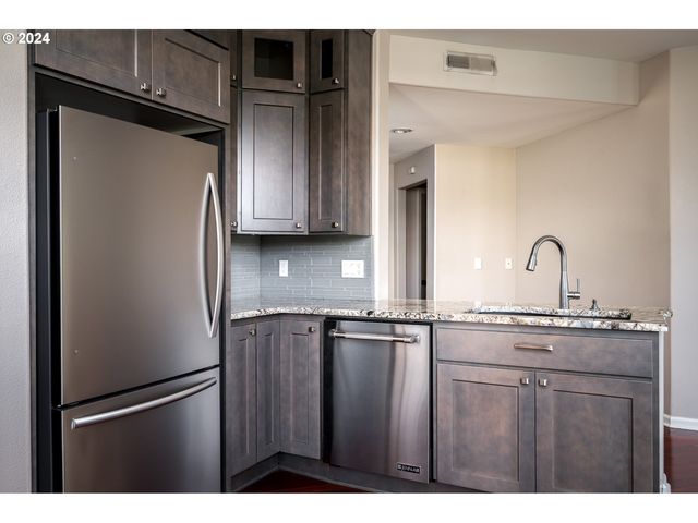 2395 SNOWBERRY RIDGE Ct, West Linn, OR 97068