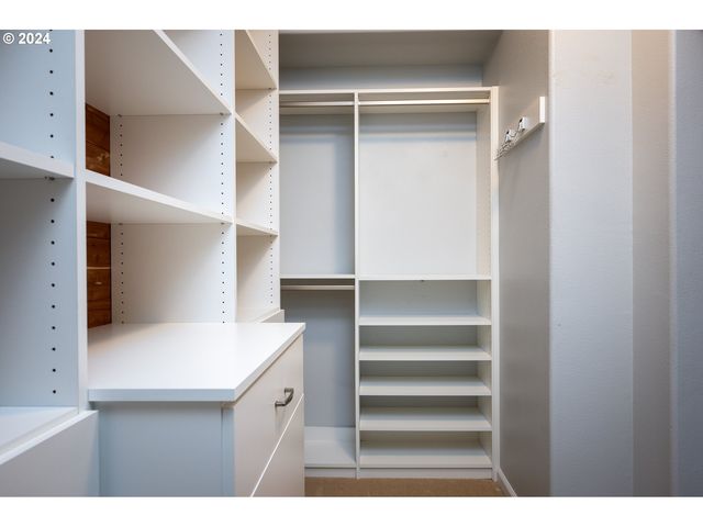 2395 SNOWBERRY RIDGE Ct, West Linn, OR 97068