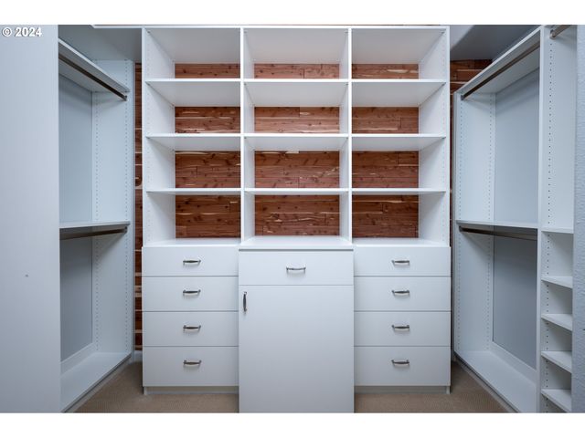 2395 SNOWBERRY RIDGE Ct, West Linn, OR 97068