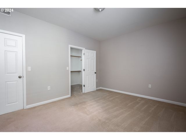 2395 SNOWBERRY RIDGE Ct, West Linn, OR 97068