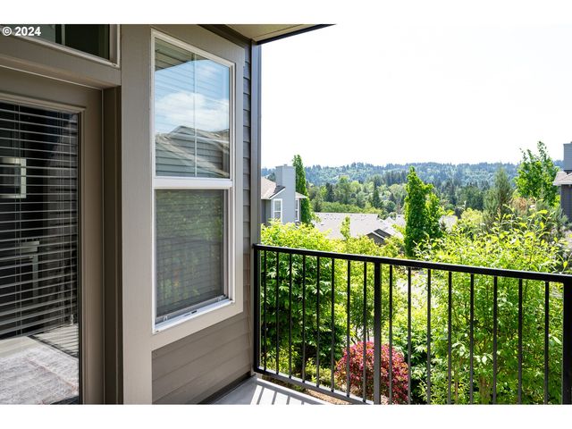 2395 SNOWBERRY RIDGE Ct, West Linn, OR 97068