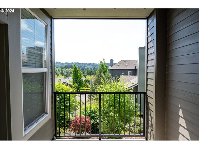 2395 SNOWBERRY RIDGE Ct, West Linn, OR 97068