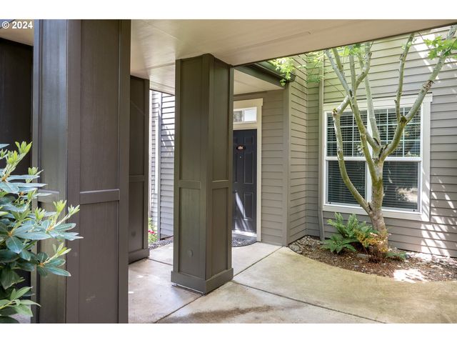 2395 SNOWBERRY RIDGE Ct, West Linn, OR 97068