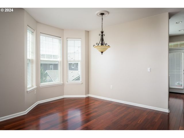 2395 SNOWBERRY RIDGE Ct, West Linn, OR 97068