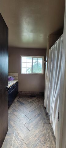 11430 Walnut Ave, Oakdale, CA 95361