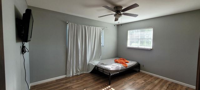 11430 Walnut Ave, Oakdale, CA 95361