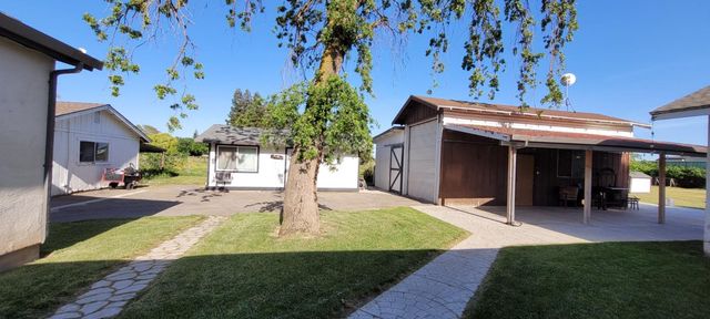 11430 Walnut Ave, Oakdale, CA 95361