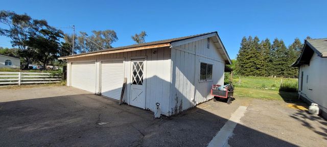 11430 Walnut Ave, Oakdale, CA 95361