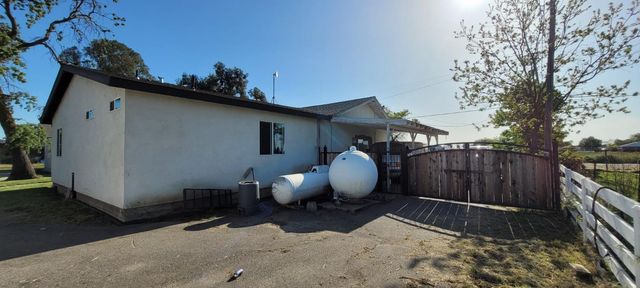 11430 Walnut Ave, Oakdale, CA 95361