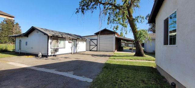 11430 Walnut Ave, Oakdale, CA 95361