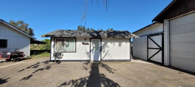 11430 Walnut Ave, Oakdale, CA 95361
