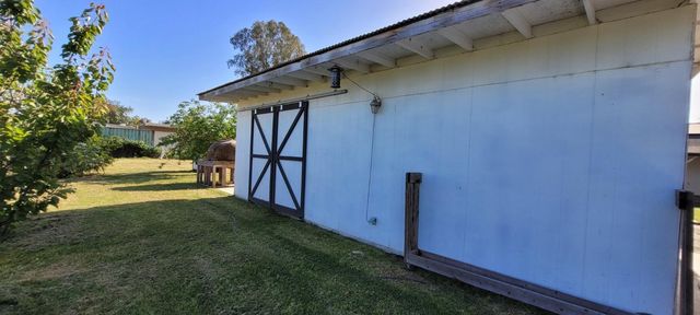 11430 Walnut Ave, Oakdale, CA 95361