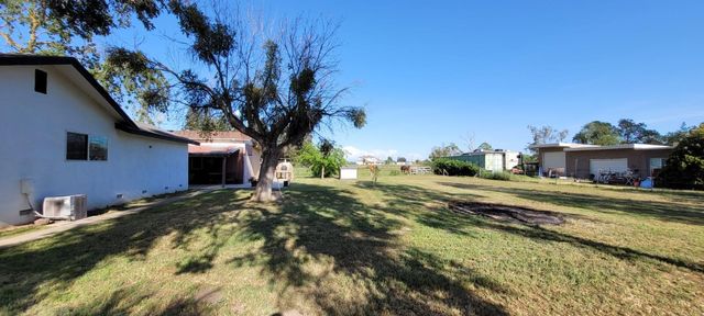 11430 Walnut Ave, Oakdale, CA 95361