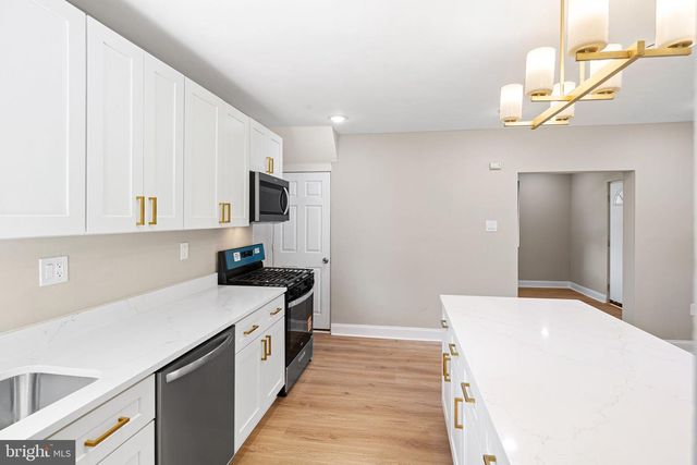 212 NEW BROADWAY, Brooklawn, NJ 08030