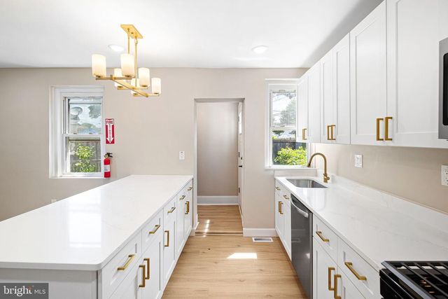 212 NEW BROADWAY, Brooklawn, NJ 08030