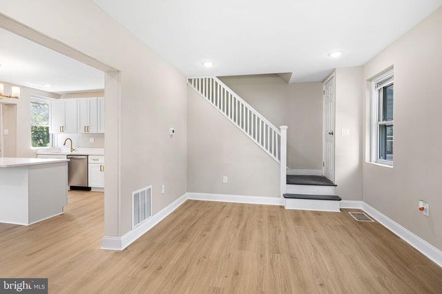 212 NEW BROADWAY, Brooklawn, NJ 08030