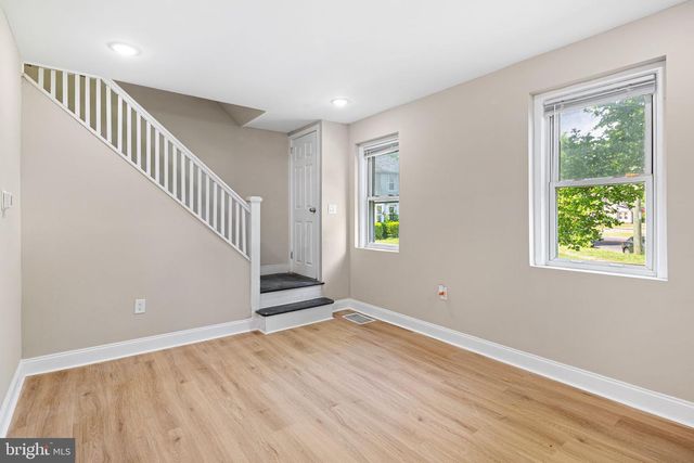 212 NEW BROADWAY, Brooklawn, NJ 08030